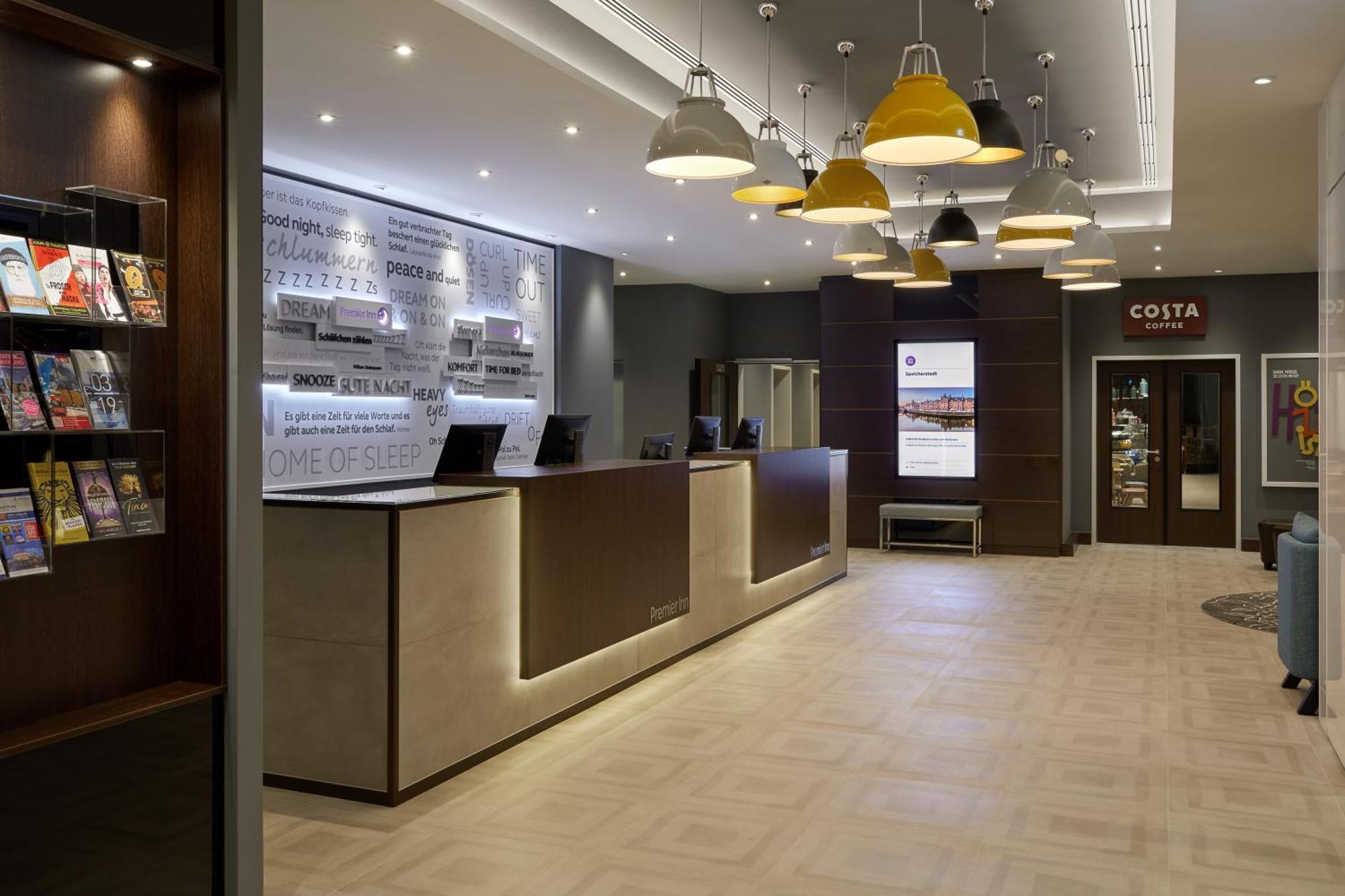 Premier Inn Hamburg City Zentrum Exterior foto