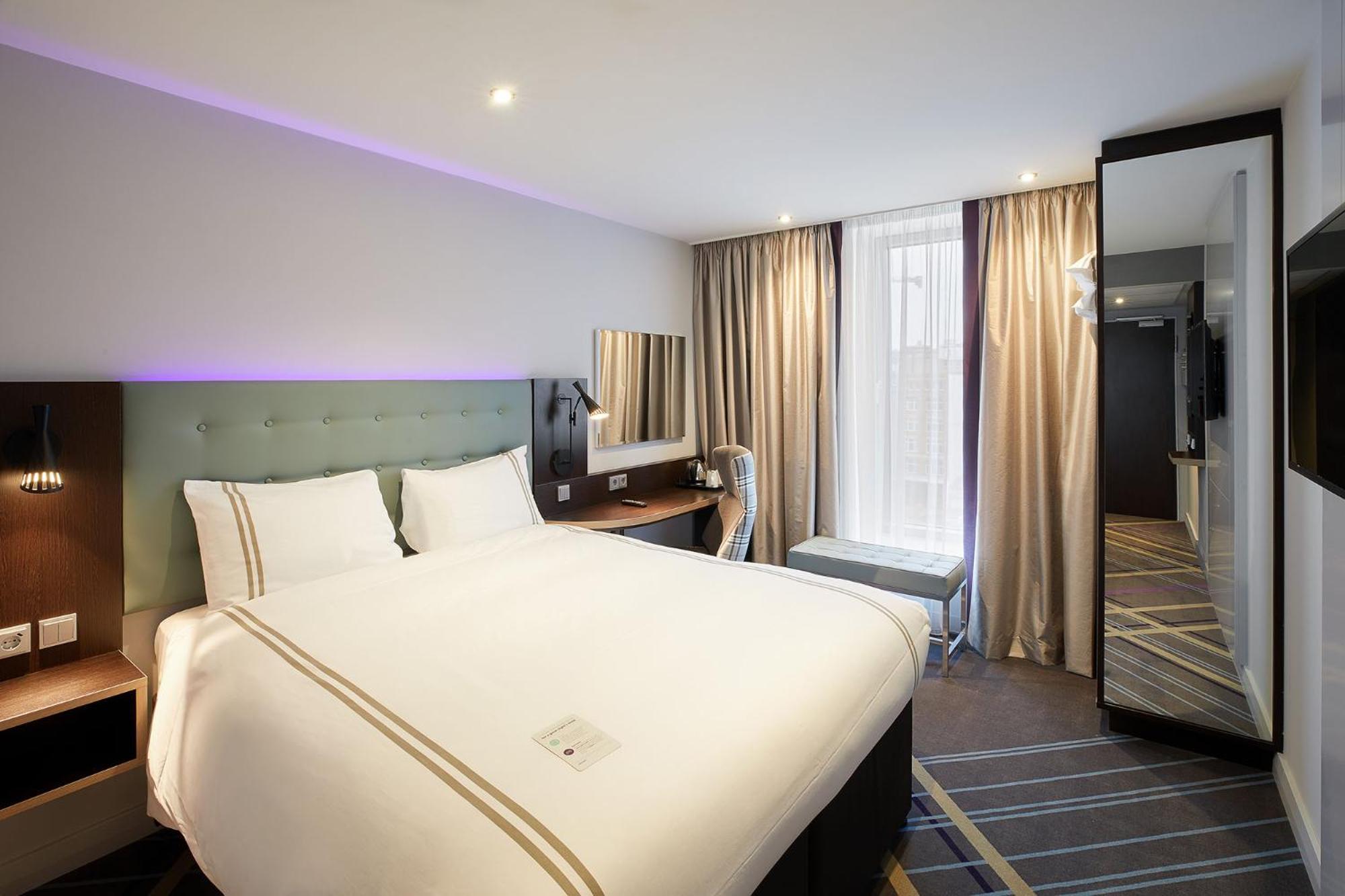 Premier Inn Hamburg City Zentrum Exterior foto